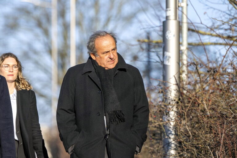 Il Giudizio Finale: Blatter e Platini tra Speranze e Ombre di Frode