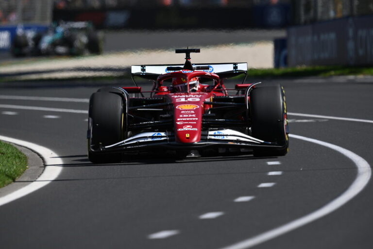 La Ferrari di Leclerc Infiamma Melbourne: Dominio nelle FP2 del GP d'Australia