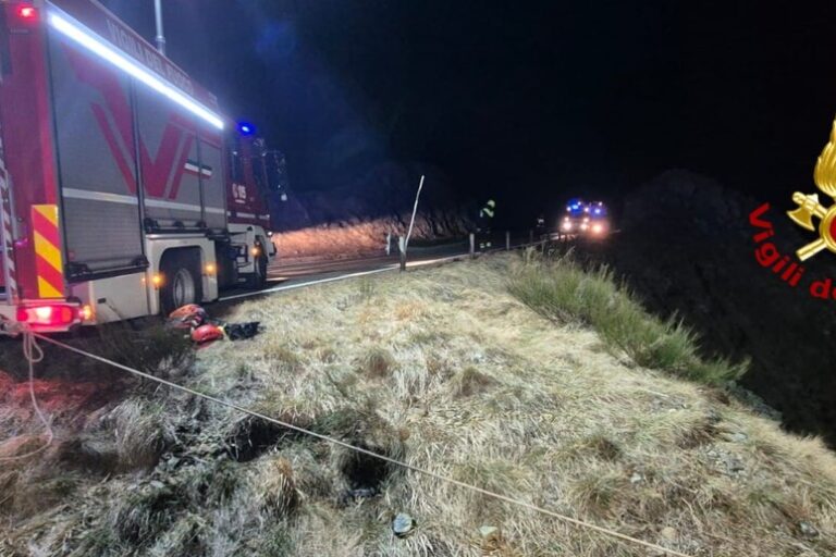 Tragedia nell'entroterra genovese: un giovane perde la vita precipitando in burrone